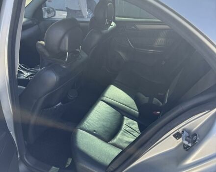 Серый Мерседес 200, объемом двигателя 2 л и пробегом 400 тыс. км за 4800 $, фото 2 на Automoto.ua