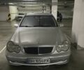 Серый Мерседес 200, объемом двигателя 2.1 л и пробегом 279 тыс. км за 4600 $, фото 1 на Automoto.ua
