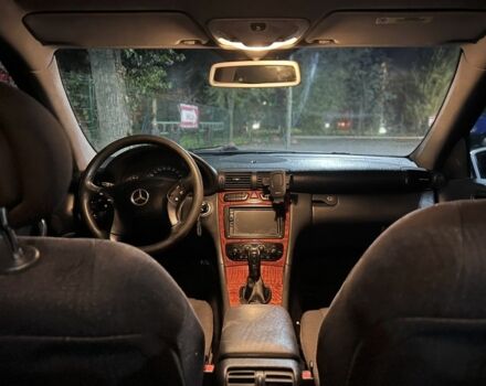 Сірий Мерседес 200, об'ємом двигуна 2.2 л та пробігом 320 тис. км за 2100 $, фото 3 на Automoto.ua