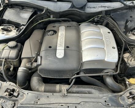 Серый Мерседес 200, объемом двигателя 2.1 л и пробегом 540 тыс. км за 4650 $, фото 7 на Automoto.ua