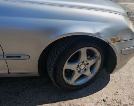 Серый Мерседес 200, объемом двигателя 1.8 л и пробегом 363 тыс. км за 3700 $, фото 10 на Automoto.ua