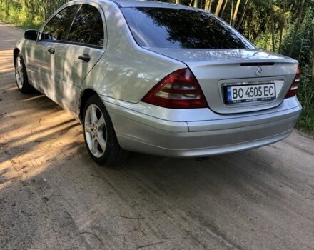 Сірий Мерседес 200, об'ємом двигуна 2.1 л та пробігом 300 тис. км за 3700 $, фото 3 на Automoto.ua
