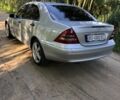 Сірий Мерседес 200, об'ємом двигуна 2.1 л та пробігом 300 тис. км за 3700 $, фото 3 на Automoto.ua