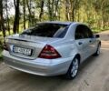 Сірий Мерседес 200, об'ємом двигуна 2.1 л та пробігом 300 тис. км за 3700 $, фото 5 на Automoto.ua