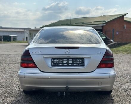 Серый Мерседес 200, объемом двигателя 2.2 л и пробегом 307 тыс. км за 4602 $, фото 4 на Automoto.ua