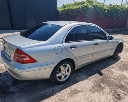 Серый Мерседес 200, объемом двигателя 1.8 л и пробегом 363 тыс. км за 3700 $, фото 17 на Automoto.ua