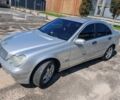 Сірий Мерседес 200, об'ємом двигуна 1.8 л та пробігом 363 тис. км за 3900 $, фото 1 на Automoto.ua