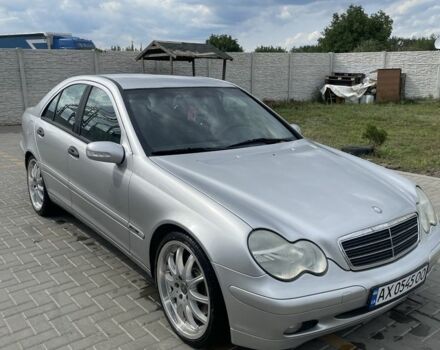 Серый Мерседес 200, объемом двигателя 1.8 л и пробегом 235 тыс. км за 6000 $, фото 6 на Automoto.ua