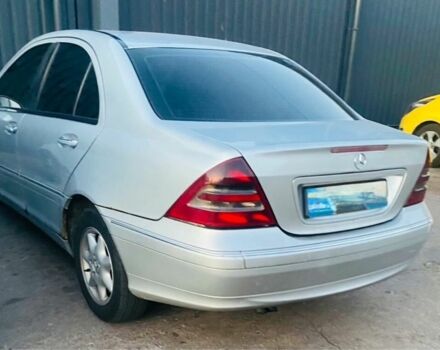 Сірий Мерседес 200, об'ємом двигуна 2 л та пробігом 100 тис. км за 2500 $, фото 2 на Automoto.ua