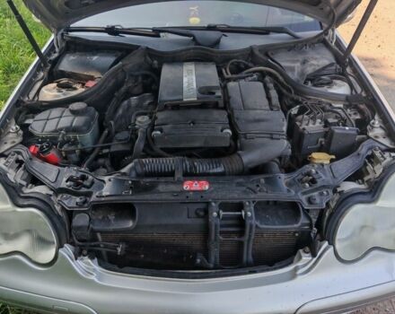 Серый Мерседес 200, объемом двигателя 1.8 л и пробегом 363 тыс. км за 3700 $, фото 1 на Automoto.ua