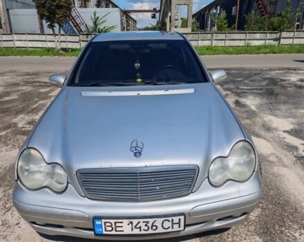 Серый Мерседес 200, объемом двигателя 1.8 л и пробегом 363 тыс. км за 3700 $, фото 15 на Automoto.ua