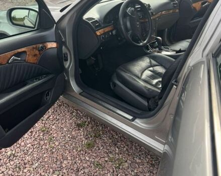 Серый Мерседес 200, объемом двигателя 2 л и пробегом 357 тыс. км за 4600 $, фото 8 на Automoto.ua