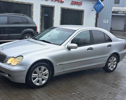 Сірий Мерседес 200, об'ємом двигуна 2.1 л та пробігом 340 тис. км за 4600 $, фото 2 на Automoto.ua