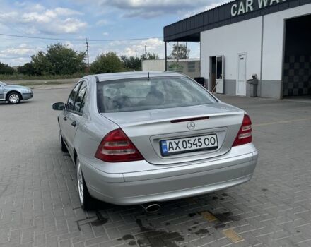 Серый Мерседес 200, объемом двигателя 1.8 л и пробегом 235 тыс. км за 6000 $, фото 1 на Automoto.ua