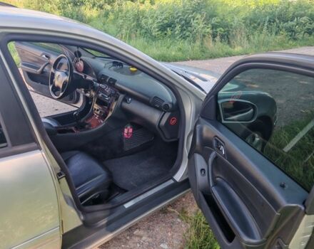 Серый Мерседес 200, объемом двигателя 1.8 л и пробегом 363 тыс. км за 3700 $, фото 21 на Automoto.ua