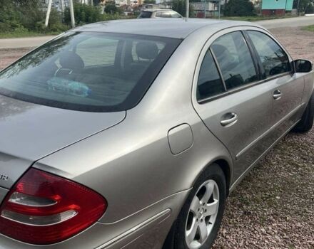 Серый Мерседес 200, объемом двигателя 2 л и пробегом 357 тыс. км за 4600 $, фото 4 на Automoto.ua