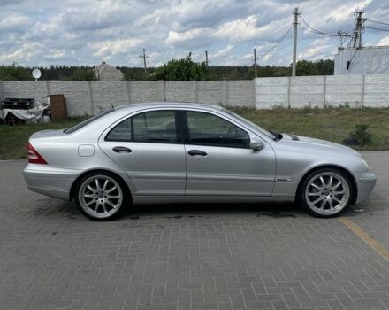 Серый Мерседес 200, объемом двигателя 1.8 л и пробегом 235 тыс. км за 6000 $, фото 4 на Automoto.ua