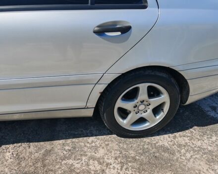 Серый Мерседес 200, объемом двигателя 1.8 л и пробегом 363 тыс. км за 3700 $, фото 7 на Automoto.ua