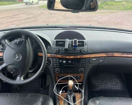 Серый Мерседес 200, объемом двигателя 2 л и пробегом 357 тыс. км за 4600 $, фото 6 на Automoto.ua