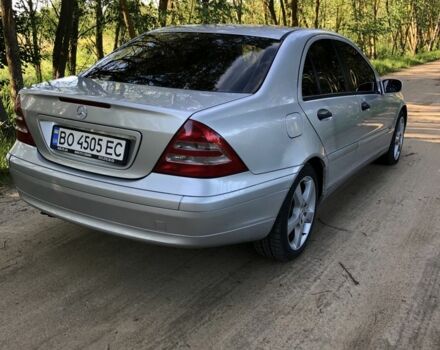 Сірий Мерседес 200, об'ємом двигуна 2.1 л та пробігом 300 тис. км за 3700 $, фото 2 на Automoto.ua