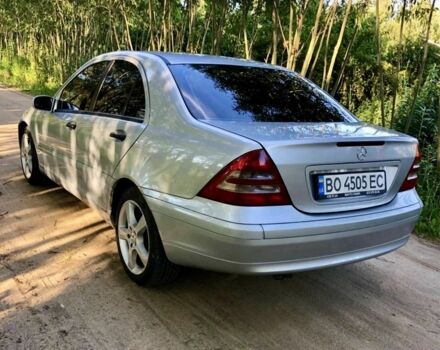 Сірий Мерседес 200, об'ємом двигуна 2.1 л та пробігом 300 тис. км за 3700 $, фото 6 на Automoto.ua