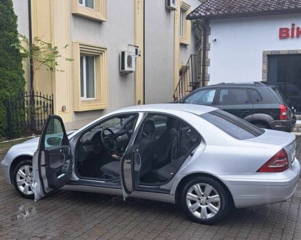 Сірий Мерседес 200, об'ємом двигуна 2.1 л та пробігом 340 тис. км за 4600 $, фото 11 на Automoto.ua