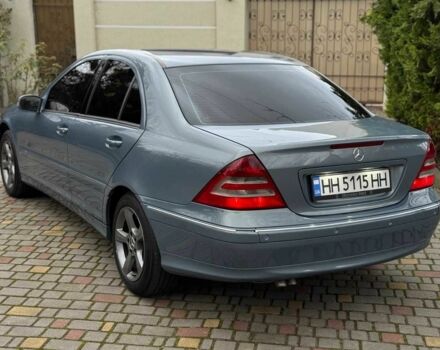 Серый Мерседес 200, объемом двигателя 2.2 л и пробегом 260 тыс. км за 8500 $, фото 7 на Automoto.ua