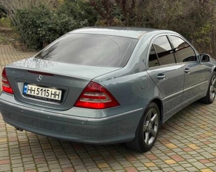Серый Мерседес 200, объемом двигателя 2.2 л и пробегом 260 тыс. км за 8500 $, фото 5 на Automoto.ua