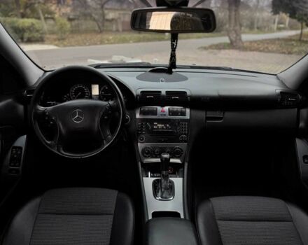 Серый Мерседес 200, объемом двигателя 2.2 л и пробегом 260 тыс. км за 8500 $, фото 14 на Automoto.ua