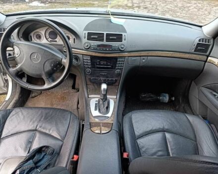 Серый Мерседес 200, объемом двигателя 1.8 л и пробегом 207 тыс. км за 7000 $, фото 14 на Automoto.ua