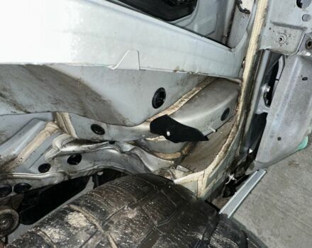 Серый Мерседес 200, объемом двигателя 1.8 л и пробегом 373 тыс. км за 2950 $, фото 18 на Automoto.ua