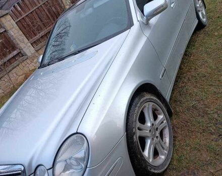 Серый Мерседес 200, объемом двигателя 1.8 л и пробегом 207 тыс. км за 7000 $, фото 2 на Automoto.ua