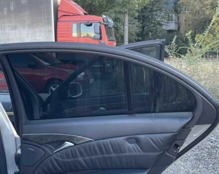 Серый Мерседес 200, объемом двигателя 2.1 л и пробегом 345 тыс. км за 9500 $, фото 17 на Automoto.ua