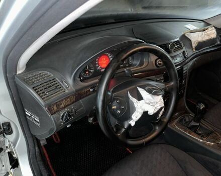 Серый Мерседес 200, объемом двигателя 1.8 л и пробегом 373 тыс. км за 2950 $, фото 10 на Automoto.ua