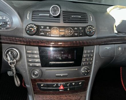 Серый Мерседес 200, объемом двигателя 1.8 л и пробегом 373 тыс. км за 2950 $, фото 11 на Automoto.ua