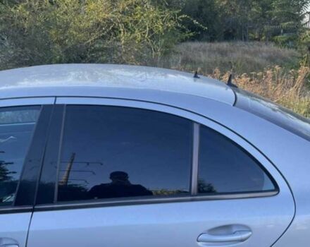 Серый Мерседес 200, объемом двигателя 2.1 л и пробегом 345 тыс. км за 9500 $, фото 8 на Automoto.ua