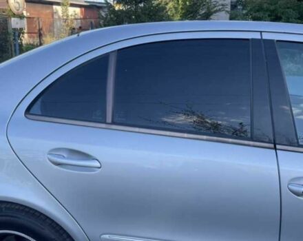 Серый Мерседес 200, объемом двигателя 2.1 л и пробегом 345 тыс. км за 9500 $, фото 5 на Automoto.ua