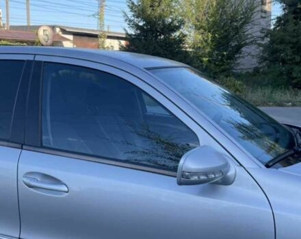 Серый Мерседес 200, объемом двигателя 2.1 л и пробегом 345 тыс. км за 9500 $, фото 6 на Automoto.ua