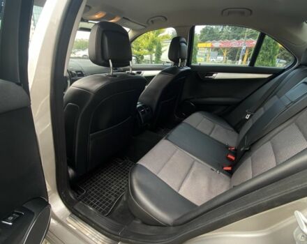 Серый Мерседес 200, объемом двигателя 1.8 л и пробегом 206 тыс. км за 7700 $, фото 3 на Automoto.ua