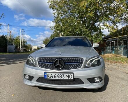 Сірий Мерседес 200, об'ємом двигуна 2.1 л та пробігом 320 тис. км за 9000 $, фото 5 на Automoto.ua