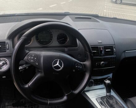 Серый Мерседес 200, объемом двигателя 1.8 л и пробегом 206 тыс. км за 7700 $, фото 5 на Automoto.ua