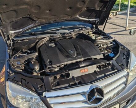 Серый Мерседес 200, объемом двигателя 2.1 л и пробегом 311 тыс. км за 9000 $, фото 15 на Automoto.ua