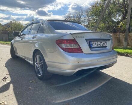 Сірий Мерседес 200, об'ємом двигуна 2.1 л та пробігом 320 тис. км за 9000 $, фото 1 на Automoto.ua