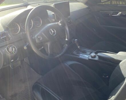 Сірий Мерседес 200, об'ємом двигуна 2.1 л та пробігом 320 тис. км за 9000 $, фото 6 на Automoto.ua