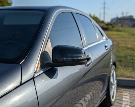 Серый Мерседес 200, объемом двигателя 2.1 л и пробегом 311 тыс. км за 9000 $, фото 8 на Automoto.ua