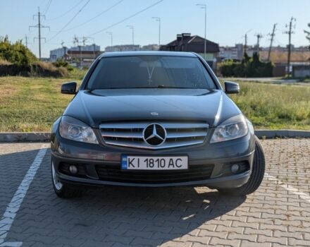 Серый Мерседес 200, объемом двигателя 2.1 л и пробегом 311 тыс. км за 9000 $, фото 1 на Automoto.ua