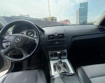 Серый Мерседес 200, объемом двигателя 1.8 л и пробегом 206 тыс. км за 7700 $, фото 1 на Automoto.ua