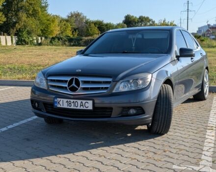 Серый Мерседес 200, объемом двигателя 2.1 л и пробегом 311 тыс. км за 9000 $, фото 2 на Automoto.ua