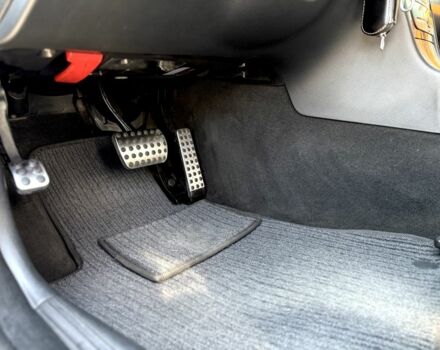 Сірий Мерседес 200, об'ємом двигуна 2.2 л та пробігом 337 тис. км за 9700 $, фото 12 на Automoto.ua