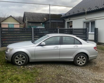 Серый Мерседес 200, объемом двигателя 2.1 л и пробегом 300 тыс. км за 8743 $, фото 3 на Automoto.ua